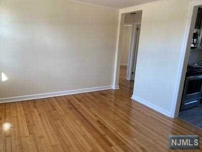 Foto del edificio - 425 Ridge Rd