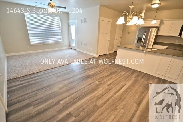 Foto del edificio - Stunning 3 Bed Herriman Condo! No Deposit ...