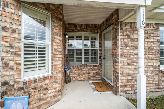 Building Photo - Whitemarsh Island Gem - Charming 3-Bedroom Home on a Corner Lot in Battery Point
