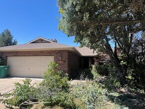 Building Photo - 1676 Whispering Oaks Dr