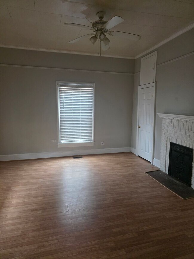 Foto del edificio - NEW RENTAL HITS THE MARKET