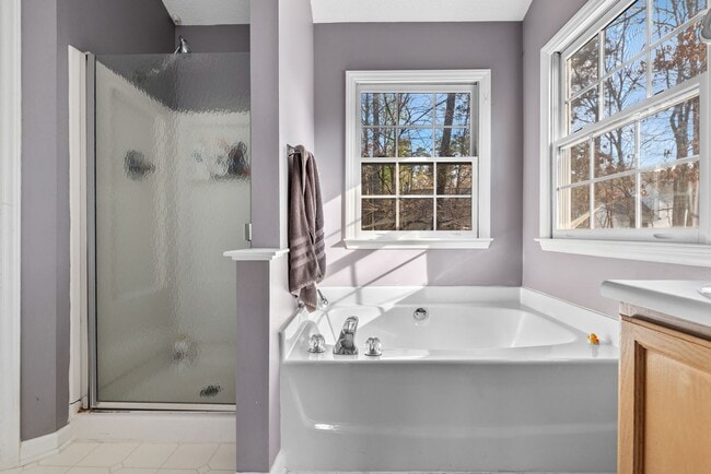 Building Photo - Short-Term Fully Furnished Home in America...