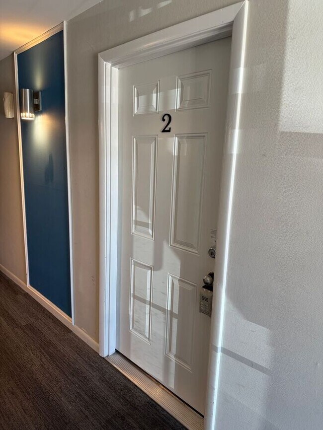 Foto del edificio - Remodeled 1 Bedroom Apartment!!!  Walk to the Square or Steps from Sumner Regional Hospital