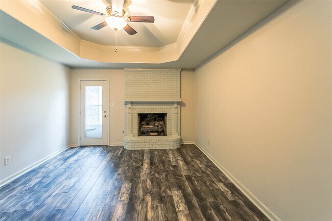 Building Photo - 17 Peppermill Dr