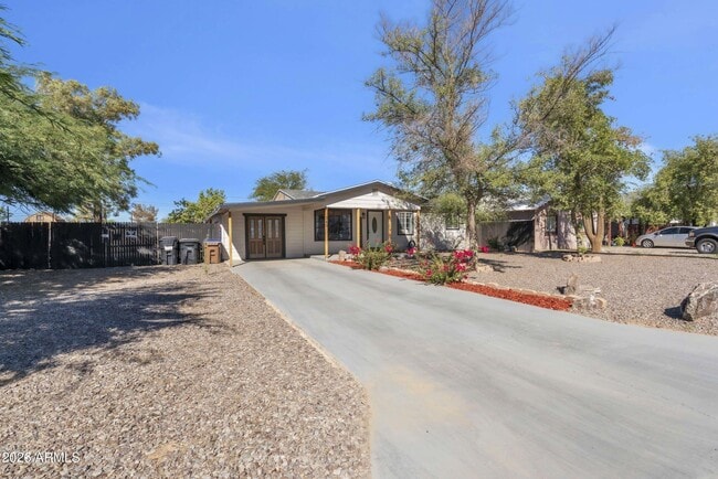 Building Photo - 340 W Lindbergh Ave