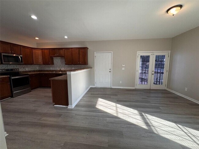 Foto del edificio - 1812 Lakewood Ave SE