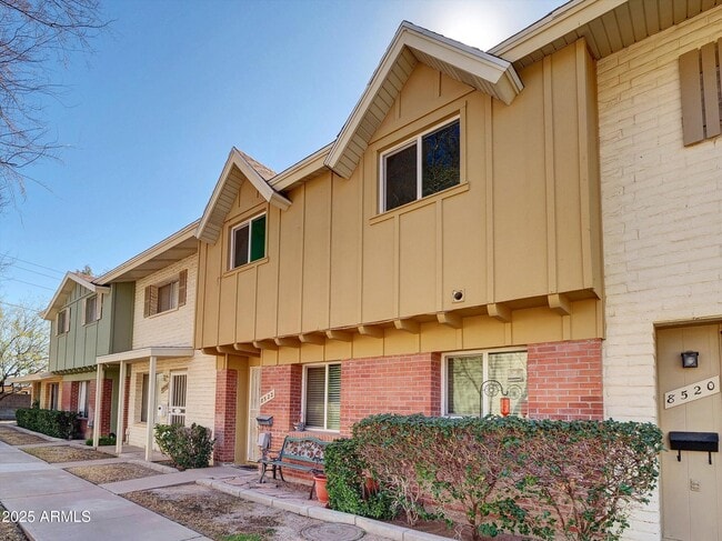 Building Photo - 8522 E Montebello Ave