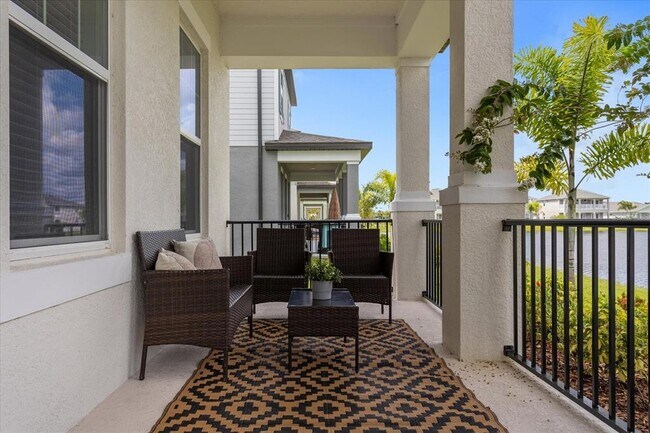 Foto del edificio - 440 Venetian Palms Blvd