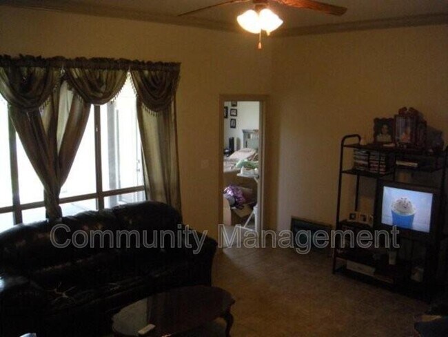 Building Photo - 2969 Northbank Dr