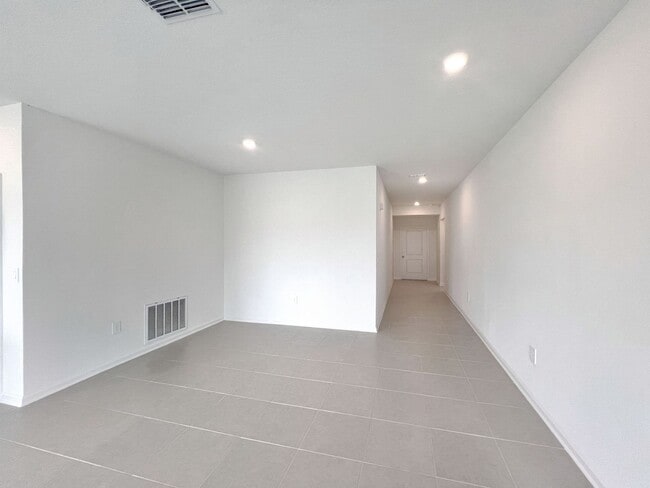Building Photo - 2240 Crown Rock Blf Dr