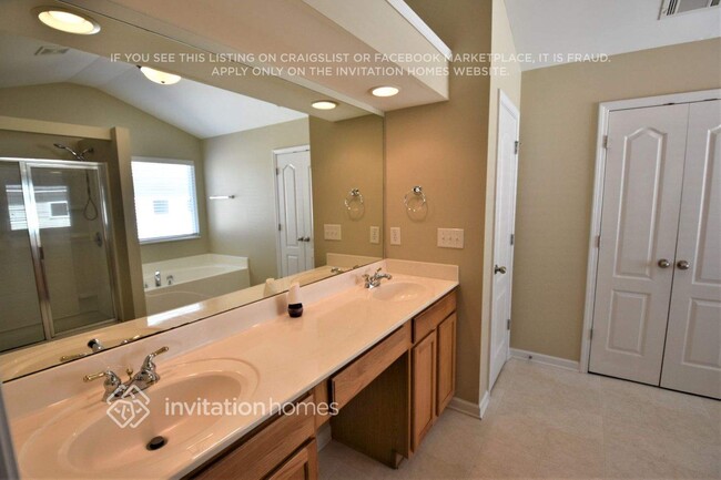 Building Photo - 610 Simonton Crest Dr SE