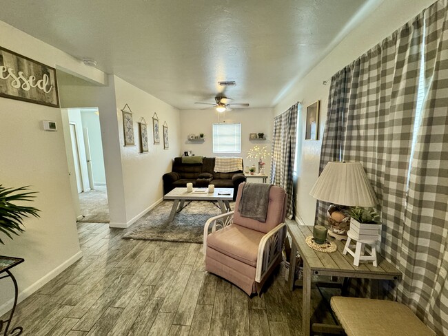 Building Photo - 12100 Capilla Ln