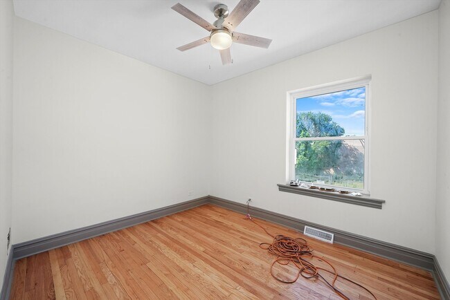 Foto del edificio - 6332 S Central Ave