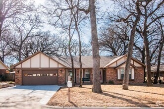 Building Photo - 2947 Southridge Dr