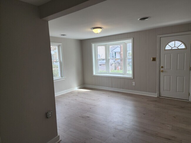 Foto del edificio - Updated and Remodeled 2 Bedroom, 1 bath in Desirable Location!