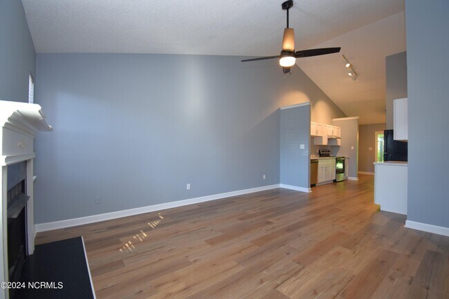Foto del edificio - 3310 Parkway Ct