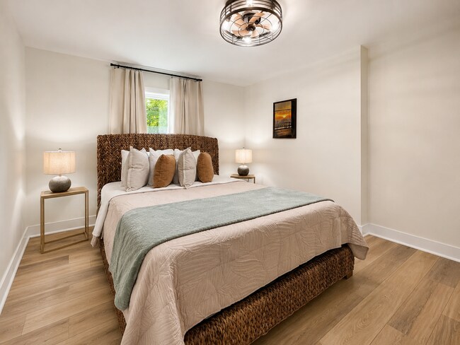 Foto del edificio - 21885 Maplewood Dr