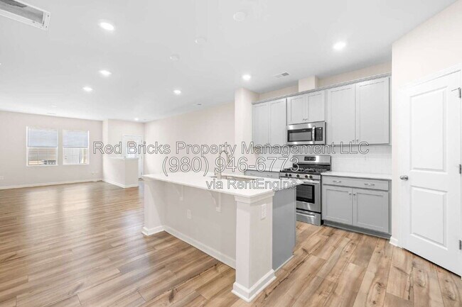 Building Photo - 13932 Castle Nook Dr