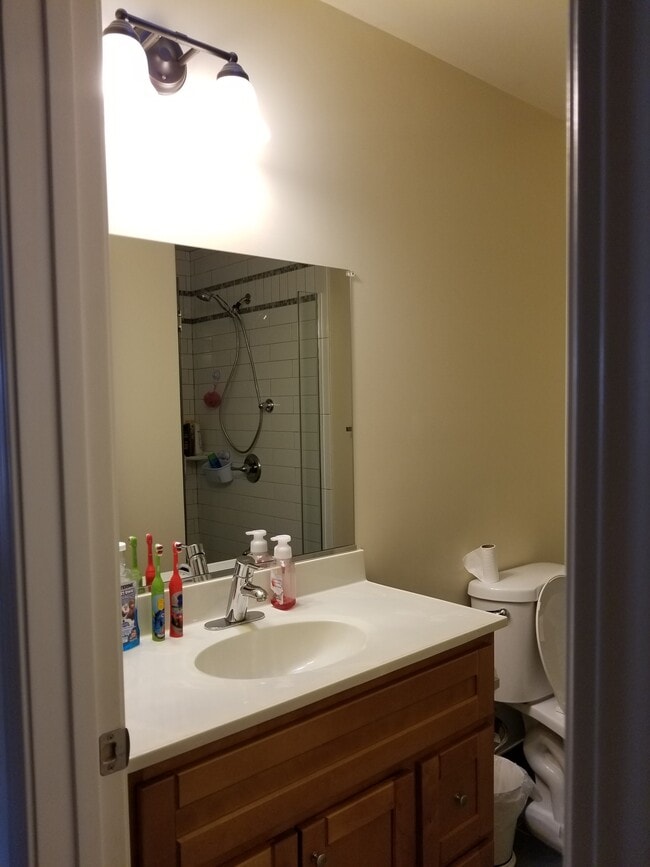 Foto del edificio - 2913 Carmel St