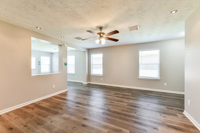 Foto del edificio - 10247 Country Squire Blvd