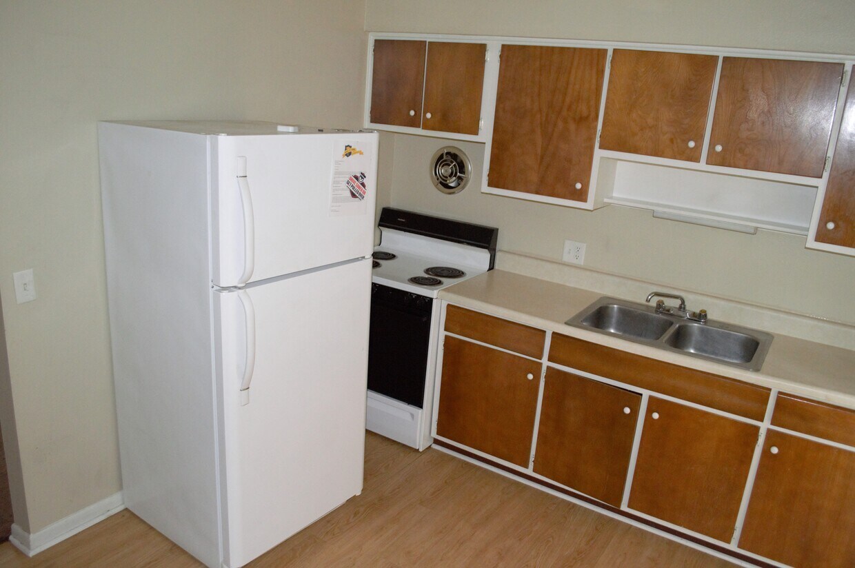 Foto principal - 7777 W Bancroft St