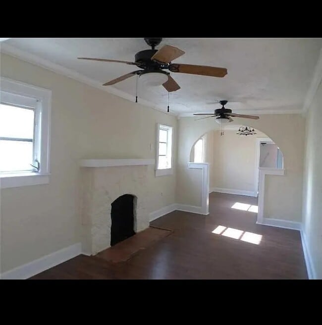 Photo - 423 N L St Apartment