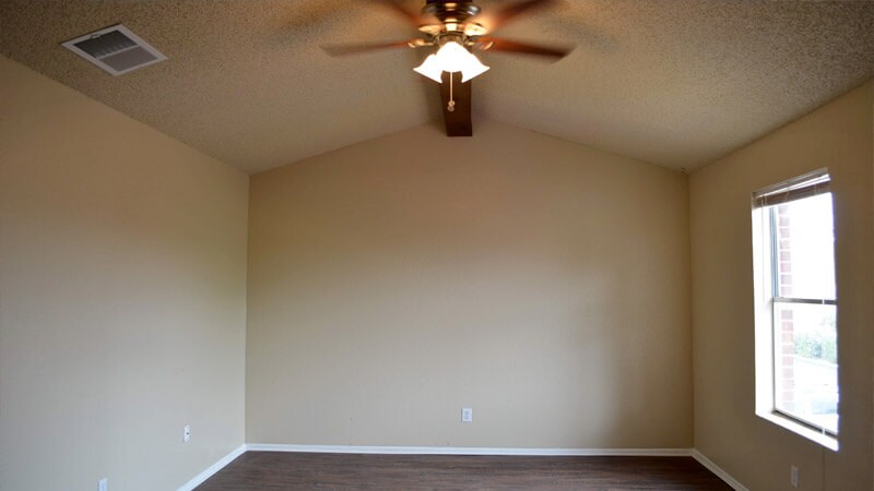 Building Photo - 535 W Hutchins Pl