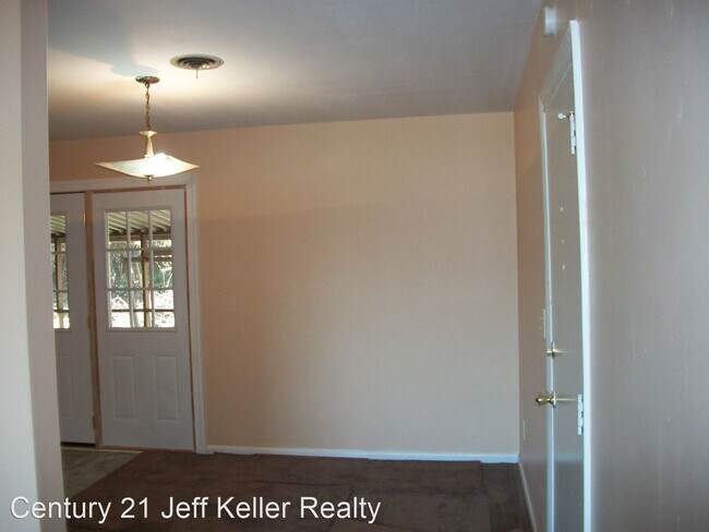 Building Photo - 3 br, 1.5 bath House - 2800 Vernon Dr