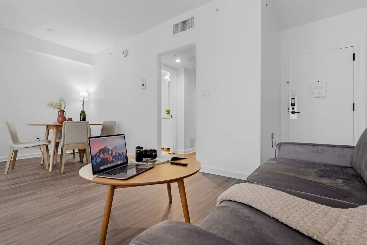 Foto principal - 1200 Ocean Dr