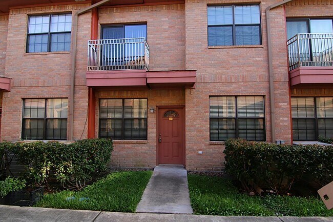 Foto del edificio - 9400 Bellaire Blvd