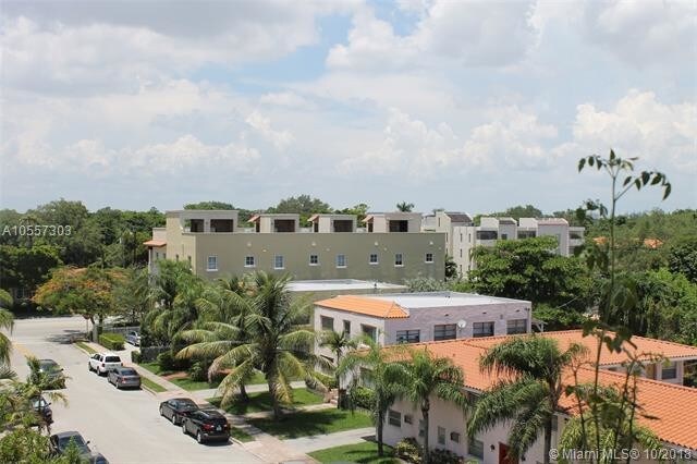 Foto del edificio - 322 Madeira Ave