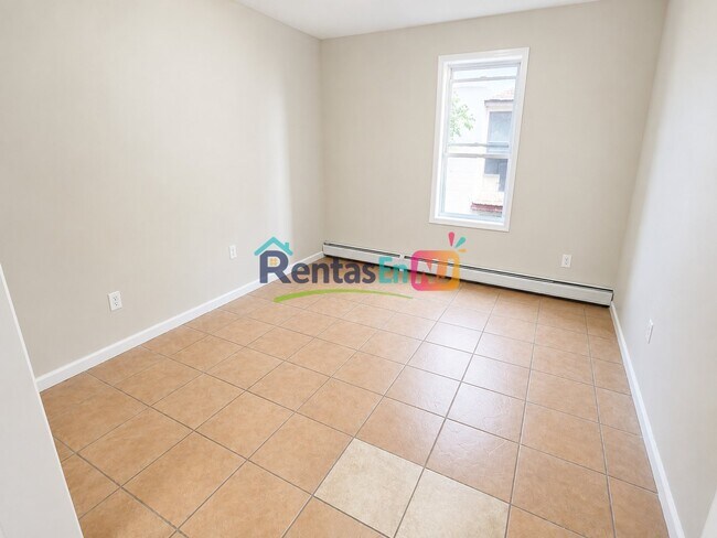 Foto del edificio - 316 Mt Prospect Ave