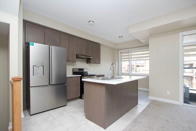 Building Photo - Contemporary 3-Bedroom Townhouse for Rent in North Oshawa