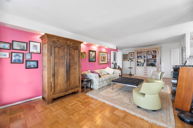 Building Photo - 3333 Henry Hudson Pkwy W
