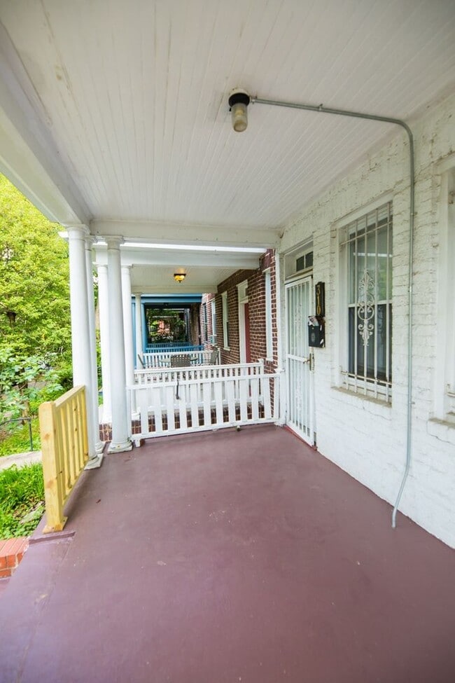 Photo - 2026/2027 JHU Off-Campus 5bd/3ba Charles Village w/ W/D & parking!.. Available 6/9/26 House