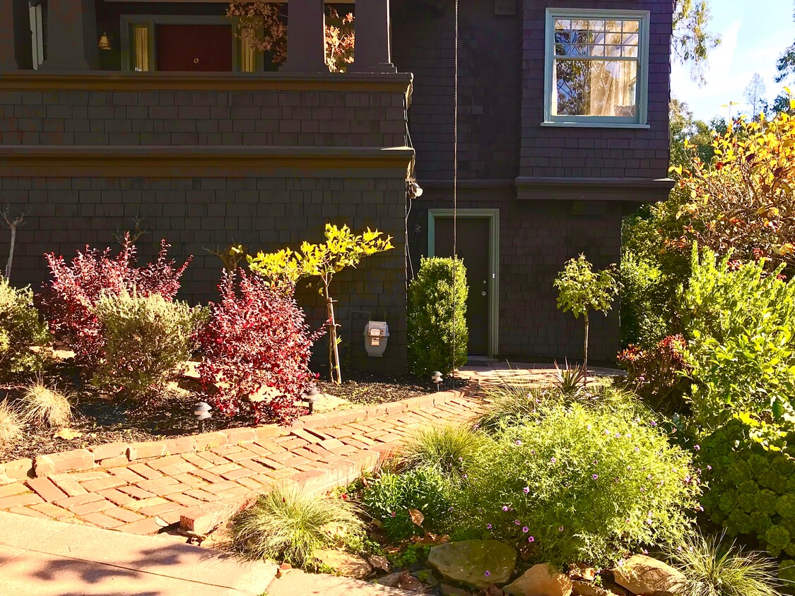Primary Photo - 20 Park Way
