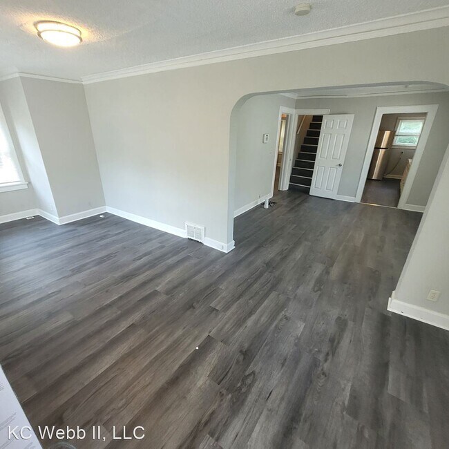 Building Photo - 3 br, 1 bath House - 6808 S Benton Ave