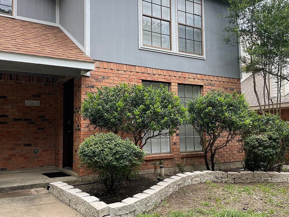 Foto principal - 7660 Kings Ridge Rd