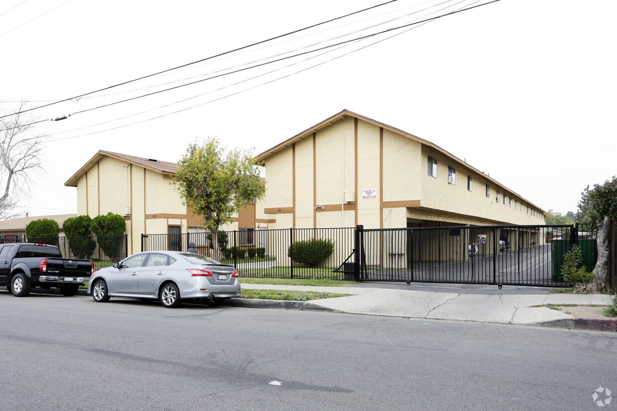 Primary Photo - 1041-1043 W Bishop St
