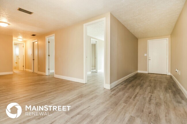 Foto del edificio - 2105 Sugarbush Dr