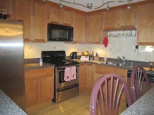 Building Photo - 475 Plum Creek Dr