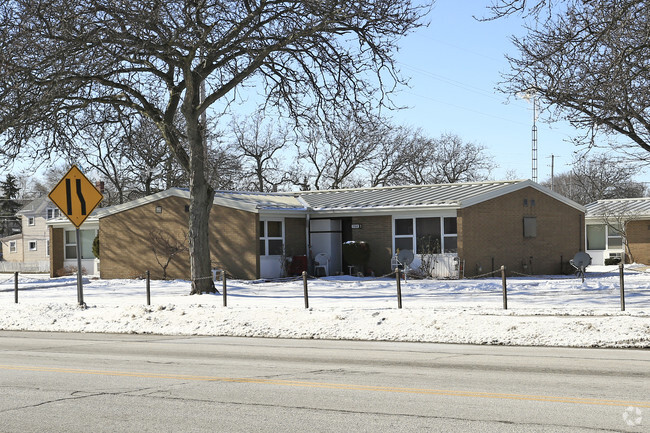 Building Photo - 1730 Broadway Ave