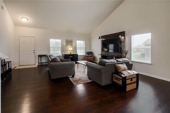 Building Photo - 514 Luna Vista Dr