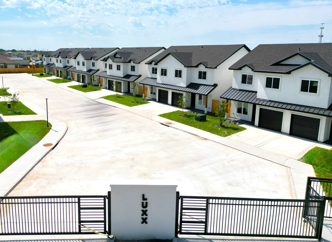 Foto principal - 3610 S Veterans Blvd