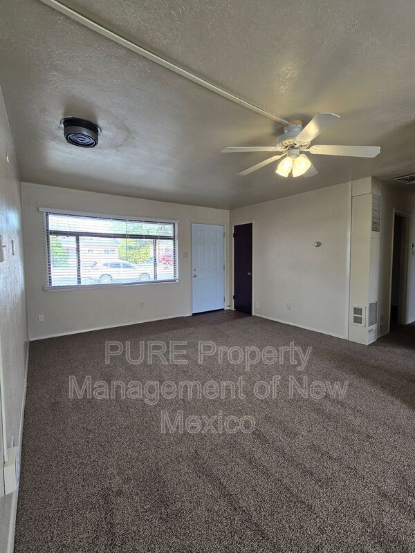 Foto del edificio - 2625 E 22nd St