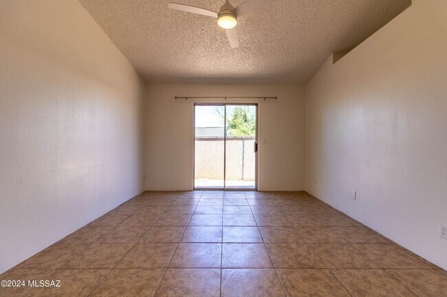 Building Photo - 2121 N Calle Chico