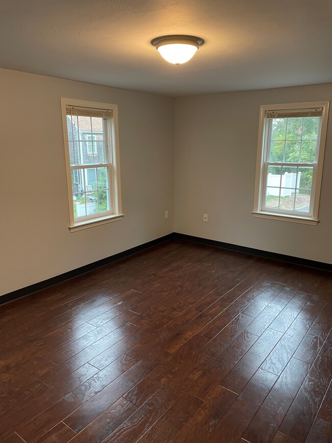 Bedroom - View 1 - 71 Evergreen St