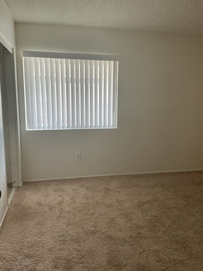 Photo - Spacious 1 bed / 1 bath Apartment with Garage