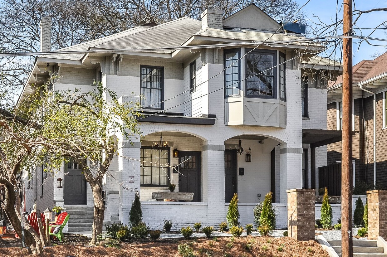 Primary Photo - Spacious Renovated 1/1 Midtown Condo Walki...