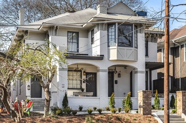 Beautifully Updated 1/1 w/ Bonus Room in M... - Beautifully Updated 1/1 w/ Bonus Room in M... House